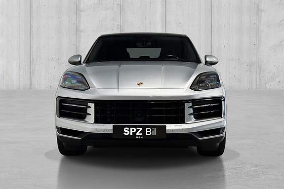 Porsche Cayenne 3 of 5