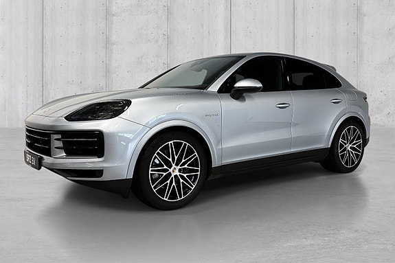 Porsche Cayenne 2 of 5