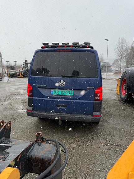 Volkswagen Transporter 2 of 9