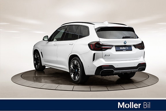 BMW iX3 3 of 5