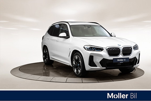 BMW iX3 7 of 29