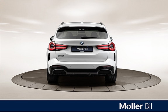 BMW iX3 4 of 5