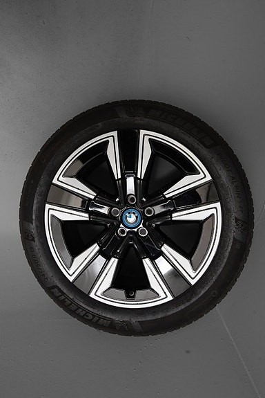 BMW iX3 9 of 29
