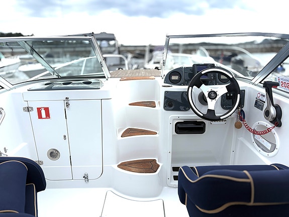 Finnmaster 5700 DC med Yamaha 115 hk | Kun 279 timer |  Servicehistorikk 23 of 24