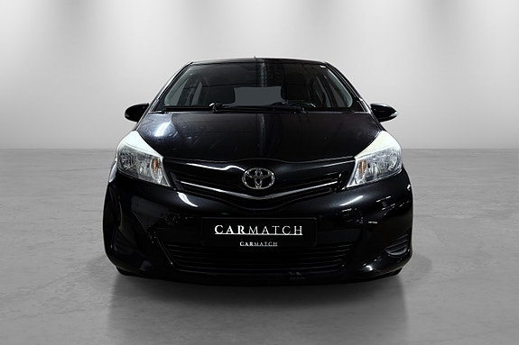 Toyota Yaris 2 of 5