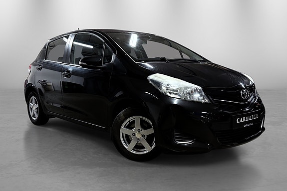 Toyota Yaris 3 of 5