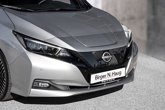 Nissan Leaf 3 of 5