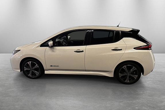 Nissan Leaf 2 of 5