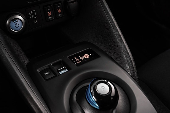 Nissan Leaf 13 of 24