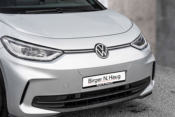 Volkswagen ID.3 2 of 5