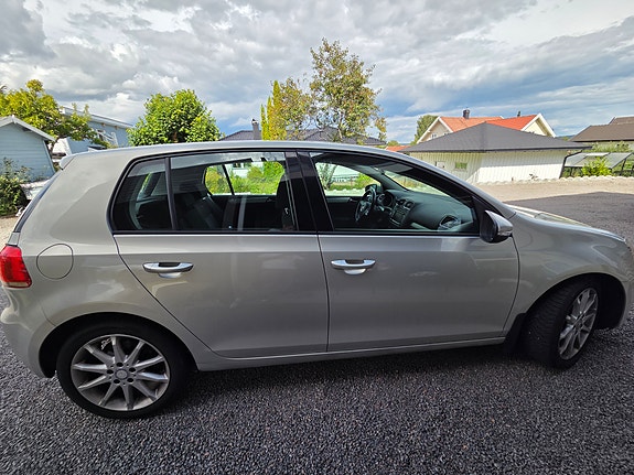 Volkswagen Golf VI 2 of 4