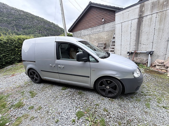 Volkswagen Caddy 4 of 5