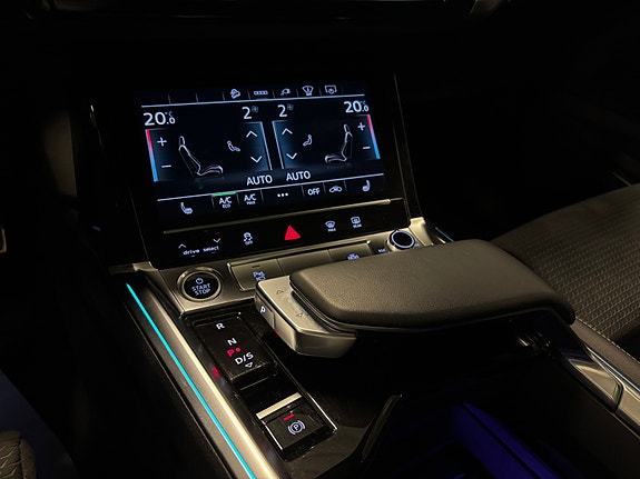 Audi Q8 e-tron 19 of 28