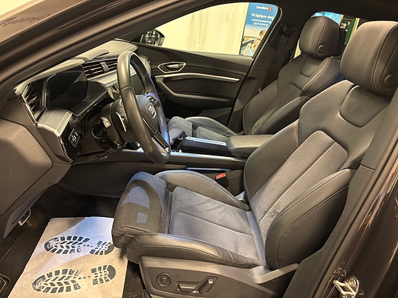 Audi Q8 e-tron 12 of 28