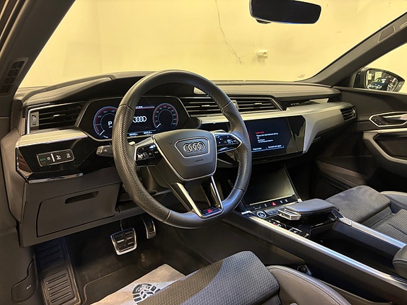 Audi Q8 e-tron 13 of 28