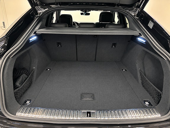 Audi Q8 e-tron 28 of 28