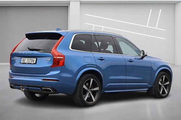 Volvo XC90 2 of 5
