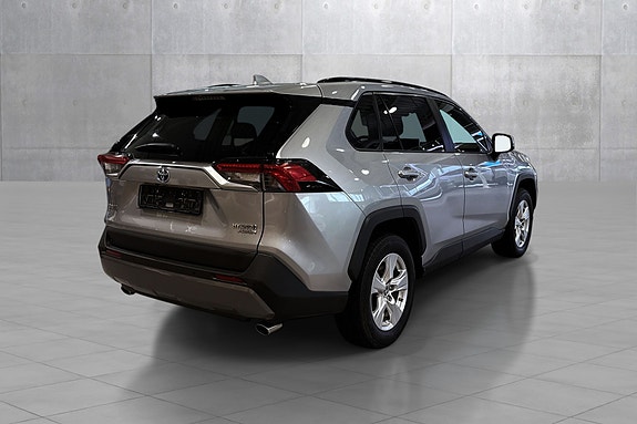 Toyota RAV4 5 of 5