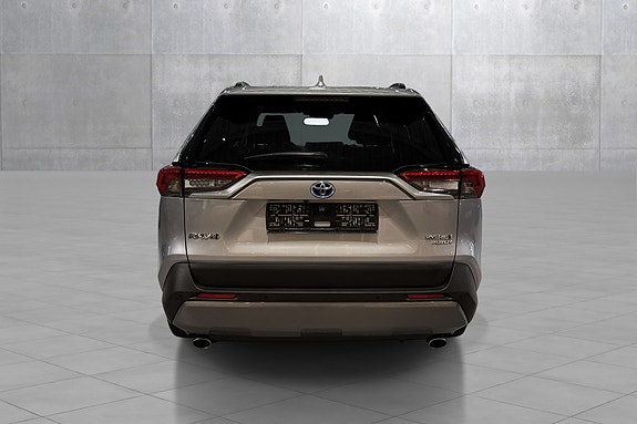 Toyota RAV4 4 of 5