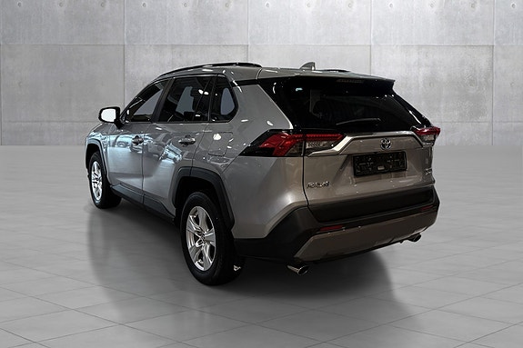 Toyota RAV4 3 of 5