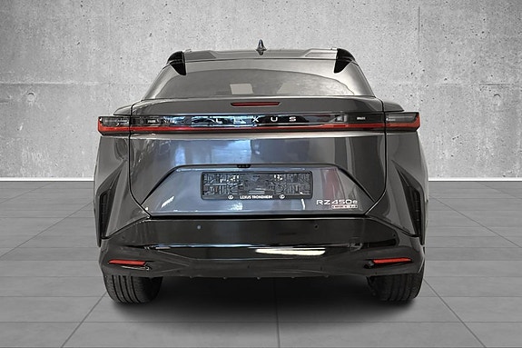 Lexus RZ450e 4 of 5