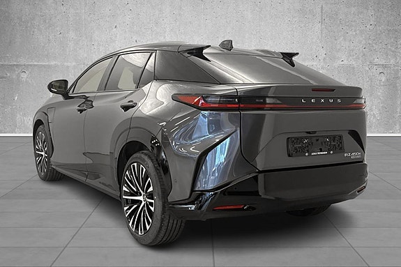 Lexus RZ450e 3 of 5