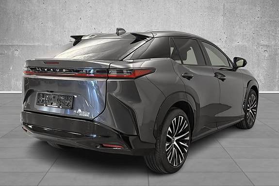 Lexus RZ450e 5 of 5