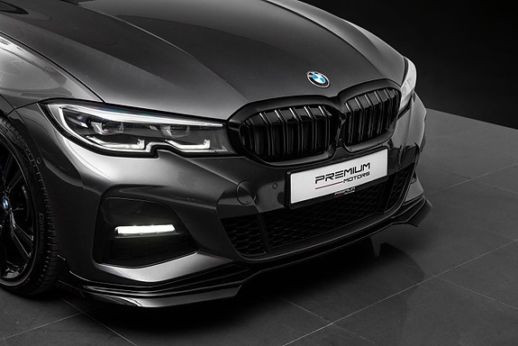 BMW 330e 5 of 5