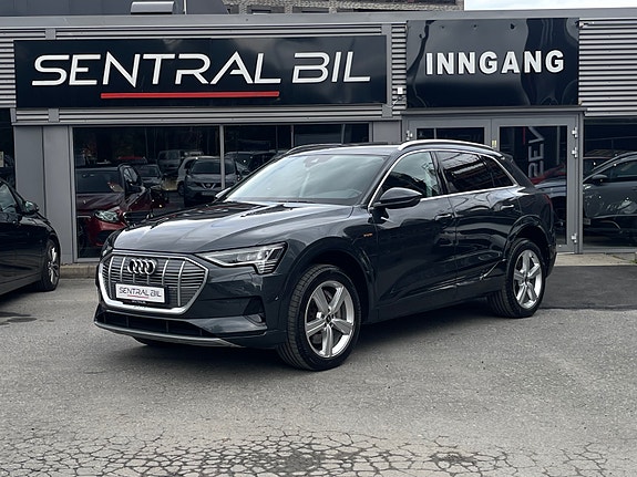 Audi e-tron 2 of 5