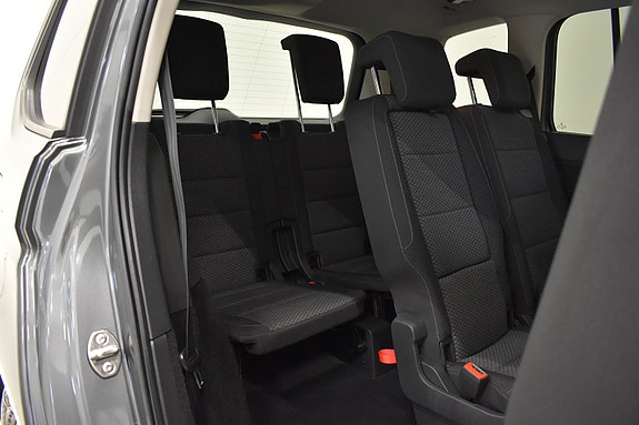 Volkswagen Touran 27 of 29