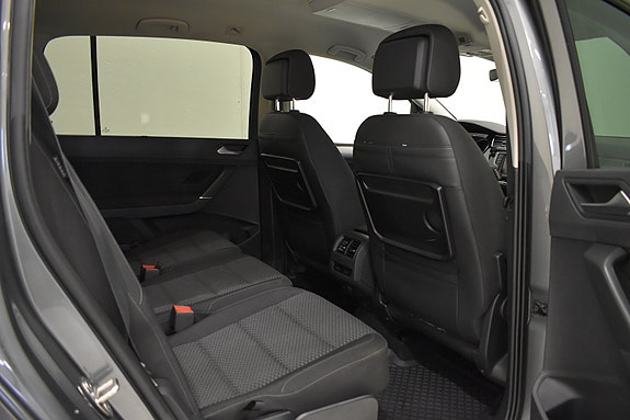 Volkswagen Touran 26 of 29