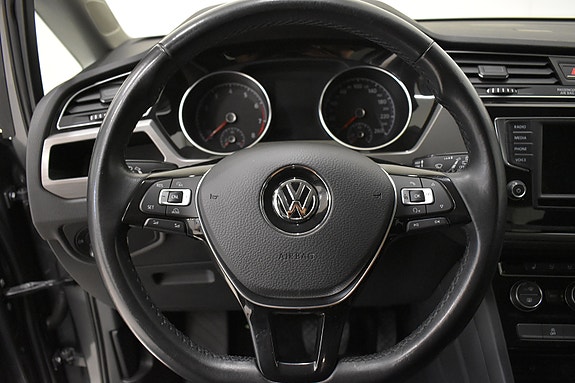 Volkswagen Touran 12 of 29
