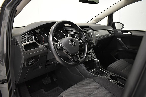 Volkswagen Touran 11 of 29