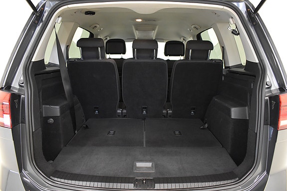 Volkswagen Touran 29 of 29