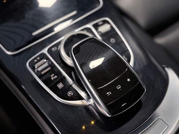 Mercedes-Benz GLC220 d 23 of 30