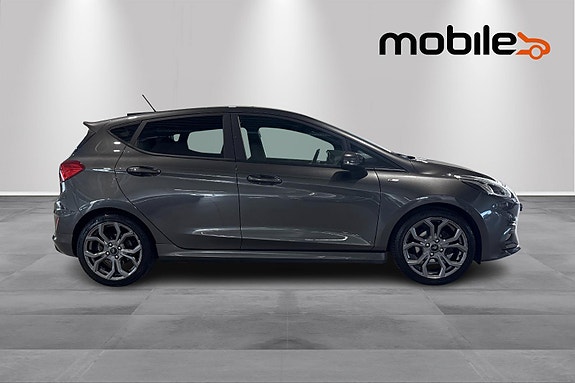 Ford Fiesta 2 of 5