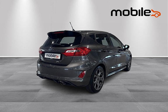 Ford Fiesta 3 of 5