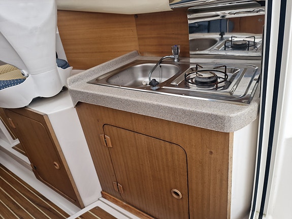 BM-165 Quicksilver 640 Weekender-2008-MerCruiser QSD 2.0 Diesel 130 hk. 9 of 30