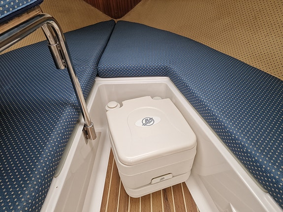 BM-165 Quicksilver 640 Weekender-2008-MerCruiser QSD 2.0 Diesel 130 hk. 7 of 30