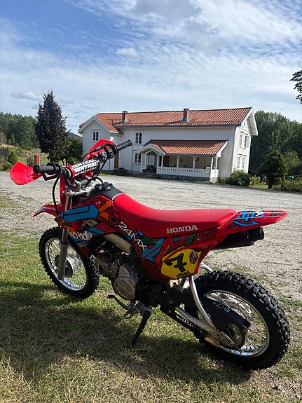 Honda CRF 110 3 of 6