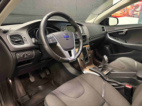Volvo V40 Cross Country 9 of 30