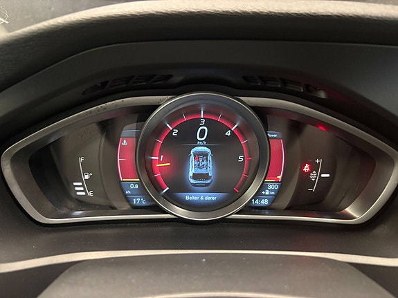 Volvo V40 Cross Country 12 of 30