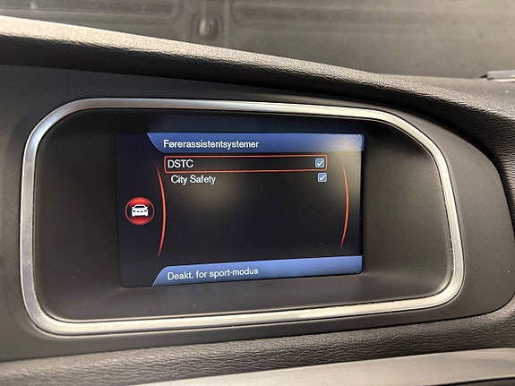 Volvo V40 Cross Country 23 of 30