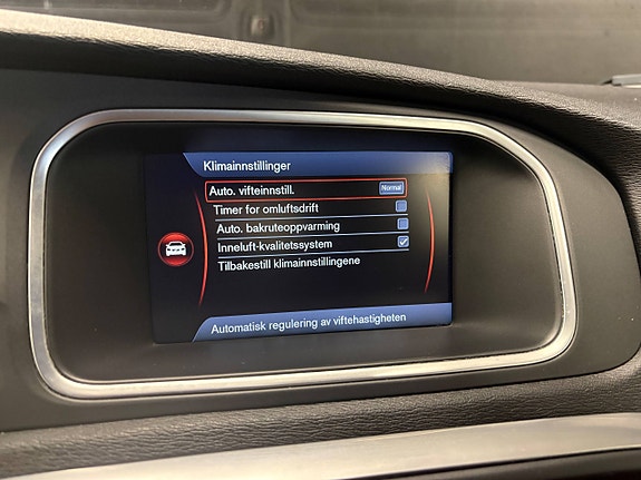 Volvo V40 Cross Country 25 of 30