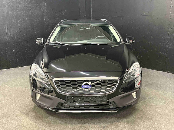 Volvo V40 Cross Country 3 of 30