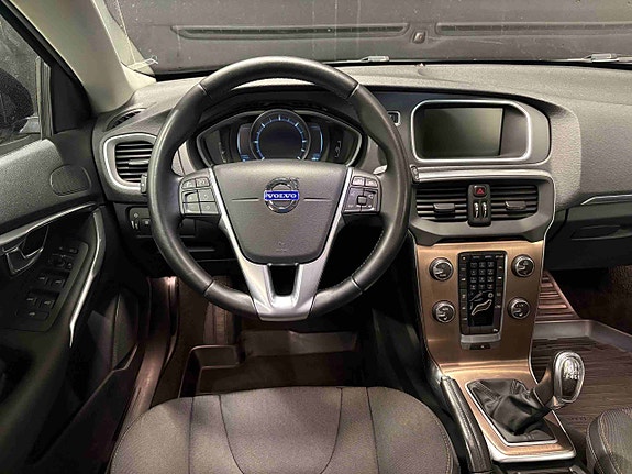 Volvo V40 Cross Country 10 of 30