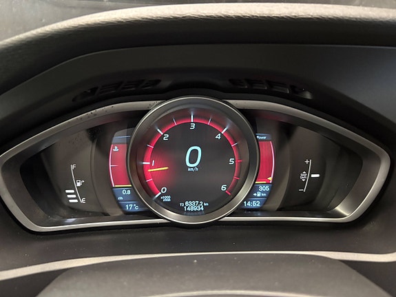 Volvo V40 Cross Country 13 of 30