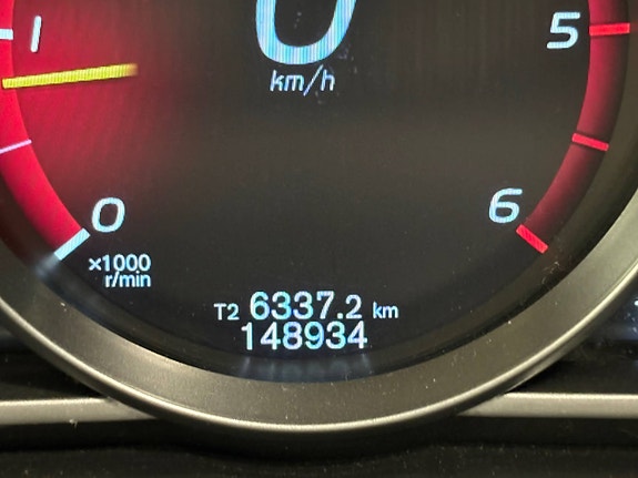 Volvo V40 Cross Country 14 of 30