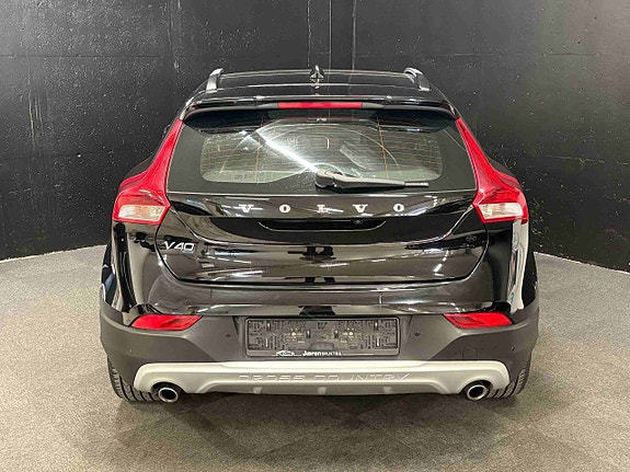Volvo V40 Cross Country 6 of 30