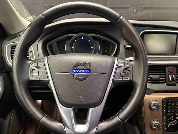 Volvo V40 Cross Country 11 of 30